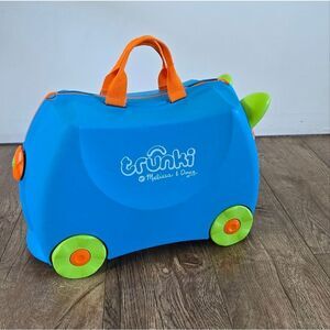 Melissa & Doug Trunki Blue and Green Push-Along Suitcase